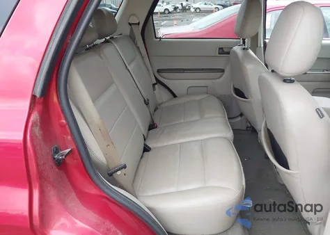 2008 Ford Escape Xlt z USA, uszkodzony, nr VIN 1FMCU93138KC92071